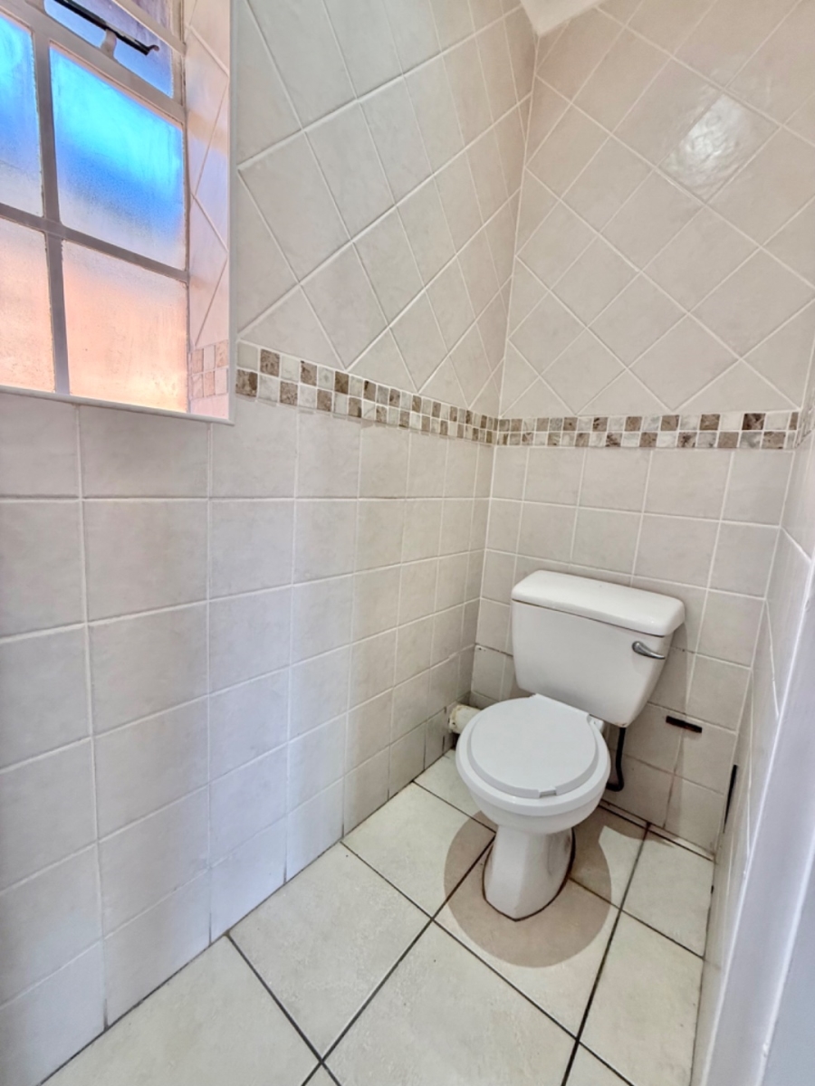 5 Bedroom Property for Sale in Bluewater Bay Eastern Cape